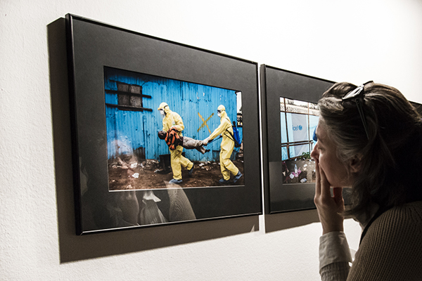 Photon 2015.Exposiciones.Ebola.Ivam Photon 2015.Exposiciones.Ebola.Ivam
